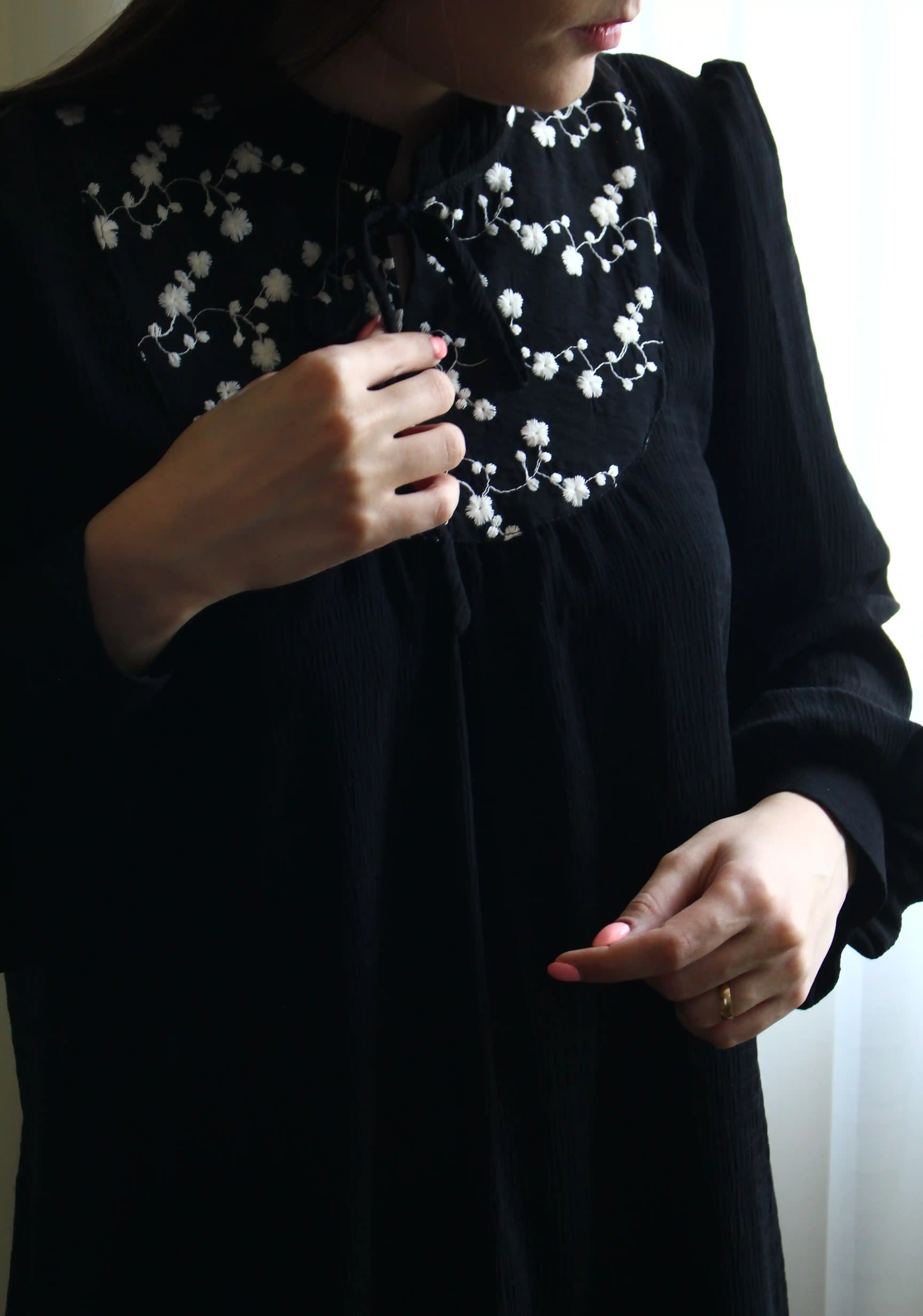 شومیز گلاره مشکی